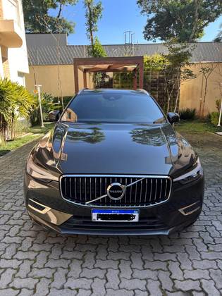 VOLVO XC60 2.0 T8 HYBRID MOMENTUM AWD GEARTRONIC VOLVO XC60 2.0 T8 HYBRID MOMENTUM AWD GEARTRONIC